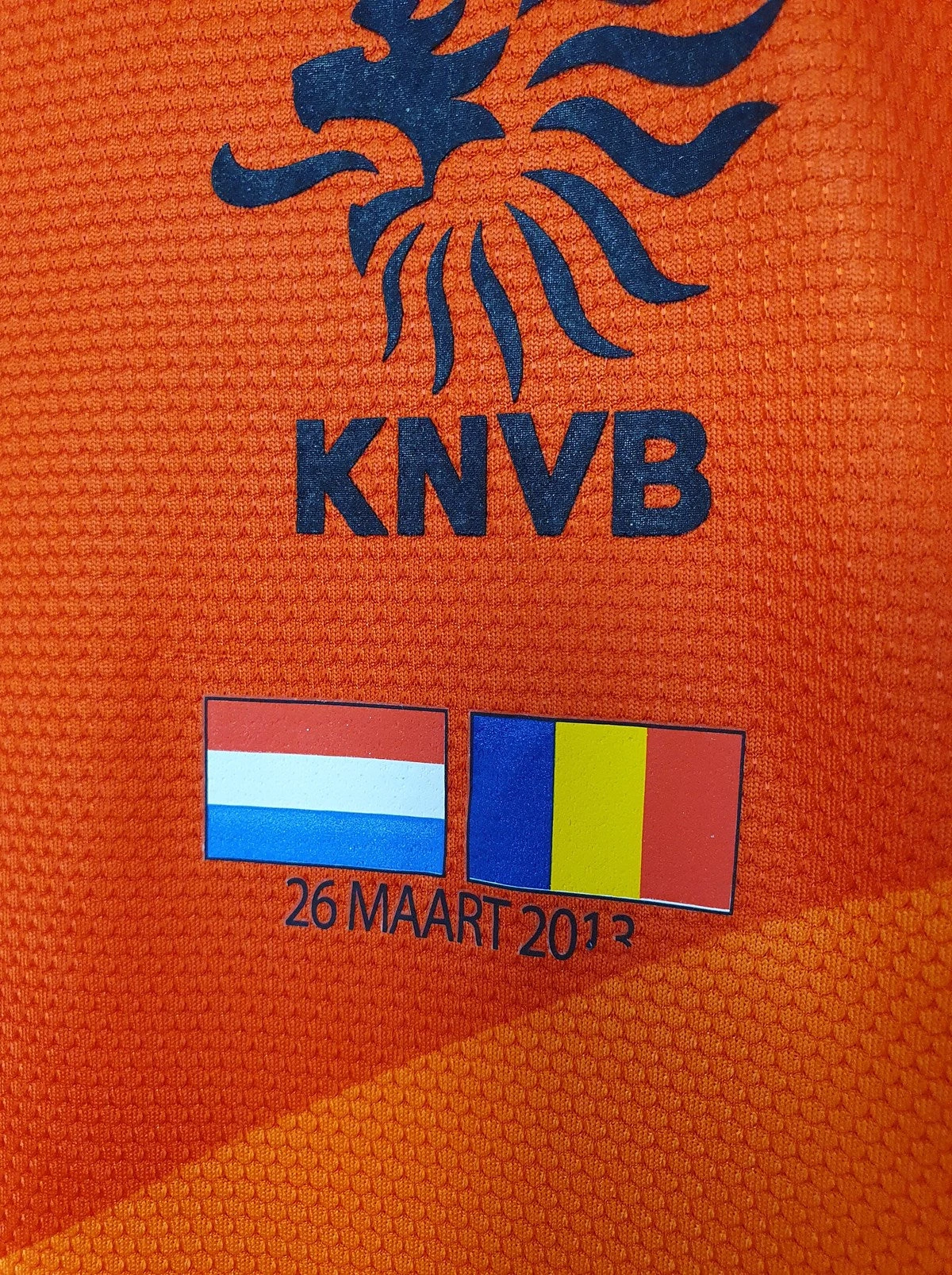 2013 NETHERLANDS *BNWT* VS ROMANIA HOME SHIRT (S) NIKE(Holland 2013 Bnwt Vs Romania Home Shirt S Nike) 5 2013 NETHERLANDS *BNWT* VS ROMANIA HOME SHIRT (S) NIKE(Holland 2013 Bnwt Vs Romania Home Shirt S Nike) - Image 3