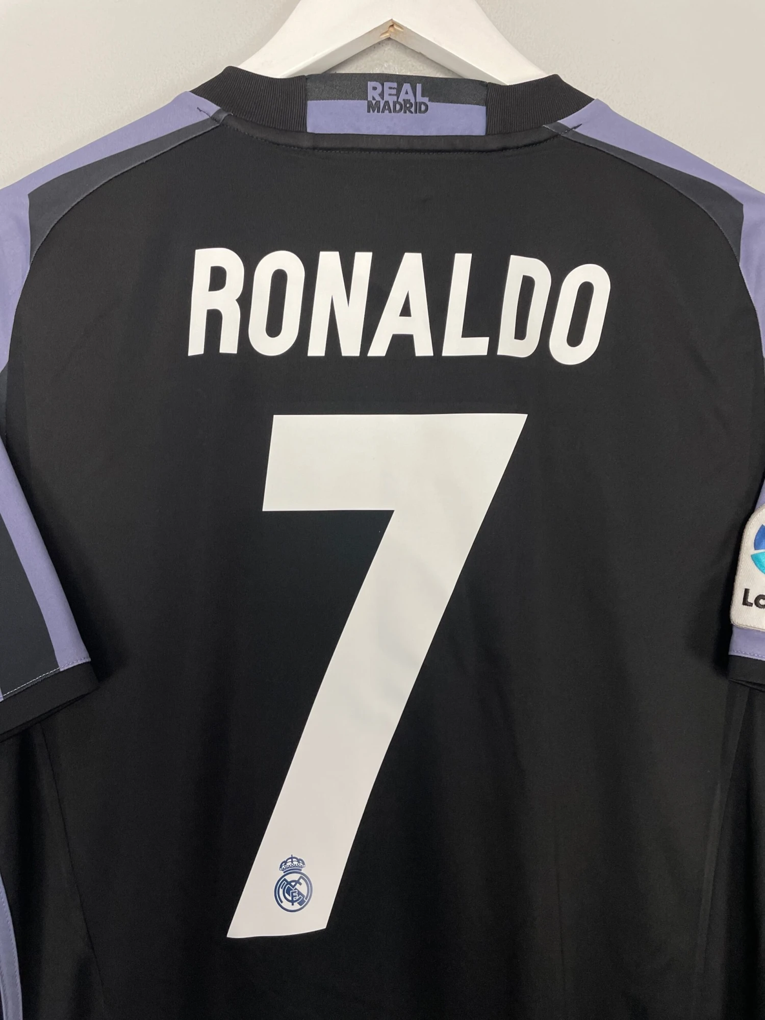 2016/17 REAL MADRID RONALDO #7 THIRD SHIRT (M) ADIDAS(Reaa31016) 4 2016/17 REAL MADRID RONALDO #7 THIRD SHIRT (M) ADIDAS(Reaa31016) - Image 2