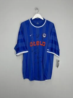 2000/01 HERTHA BERLIN *SQUAD SIGNED* BNWT HOME SHIRT (XXL) NIKE(2000 01 Hertha Berlin Squad Signed Bnwt Home Shirt Xxl Nike54)