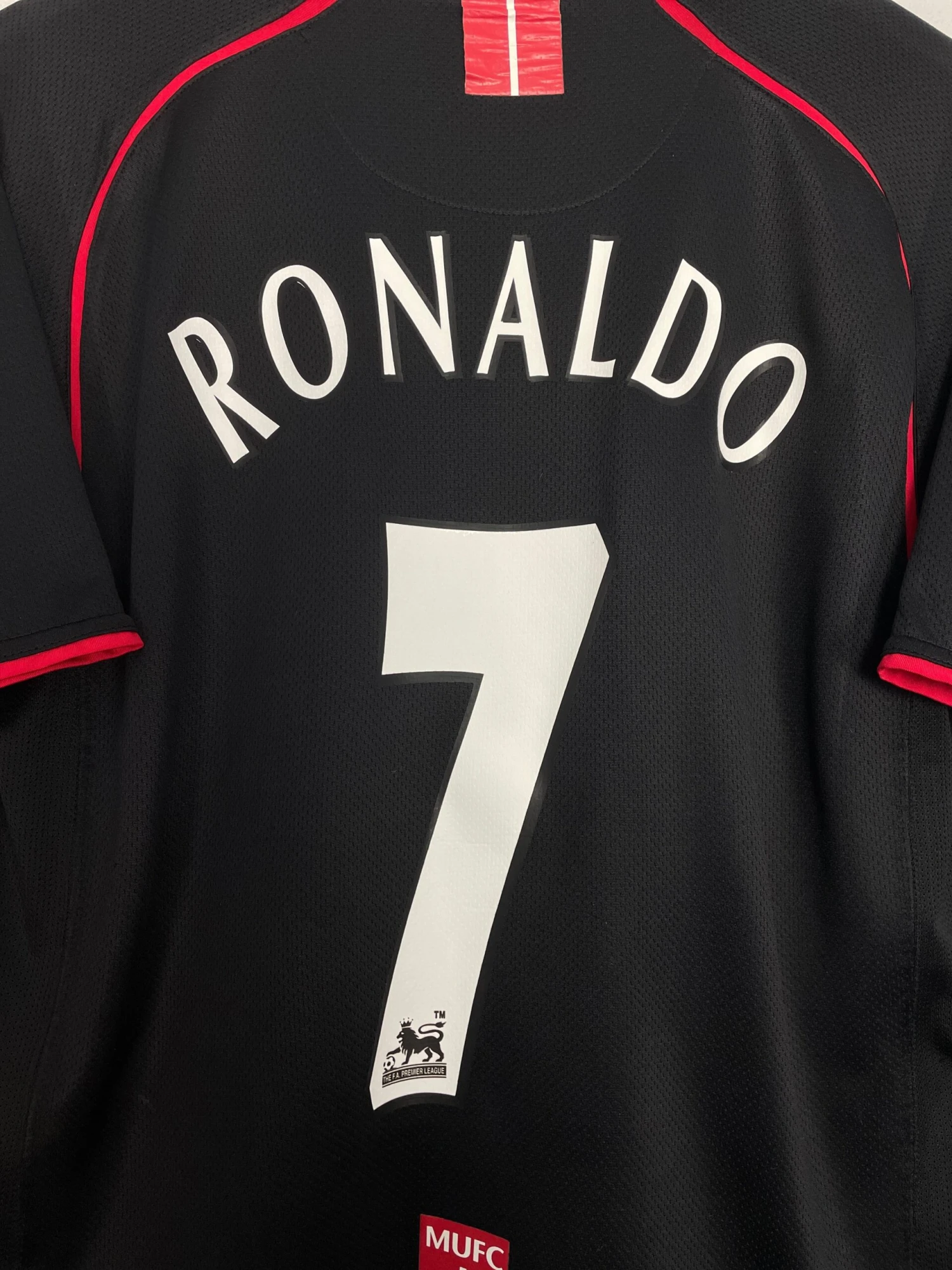 2007/08 MANCHESTER UNITED RONALDO #7 AWAY SHIRT (L) NIKE(2007 08 Manchester United Ronaldo 7 Away Shirt L Nike67) 4 2007/08 MANCHESTER UNITED RONALDO #7 AWAY SHIRT (L) NIKE(2007 08 Manchester United Ronaldo 7 Away Shirt L Nike67) - Image 2