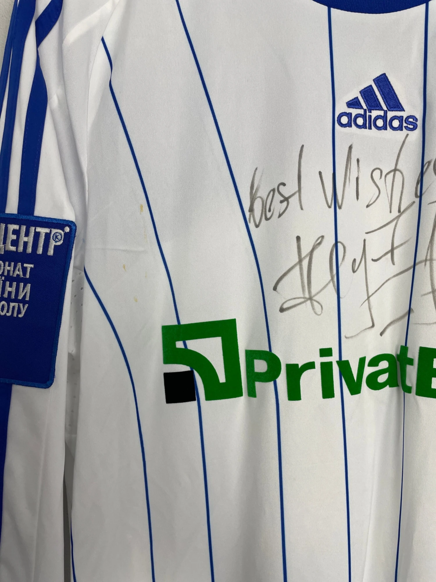 2008/10 DYNAMO KYIV #90 *SIGNED SHEVCHENKO* L/S HOME SHIRT (M) ADIDAS(2008 10 Dynamo Kyiv 90 Signed Shevchenko L S Home Shirt M Adidas) 5 2008/10 DYNAMO KYIV #90 *SIGNED SHEVCHENKO* L/S HOME SHIRT (M) ADIDAS(2008 10 Dynamo Kyiv 90 Signed Shevchenko L S Home Shirt M Adidas) - Image 3