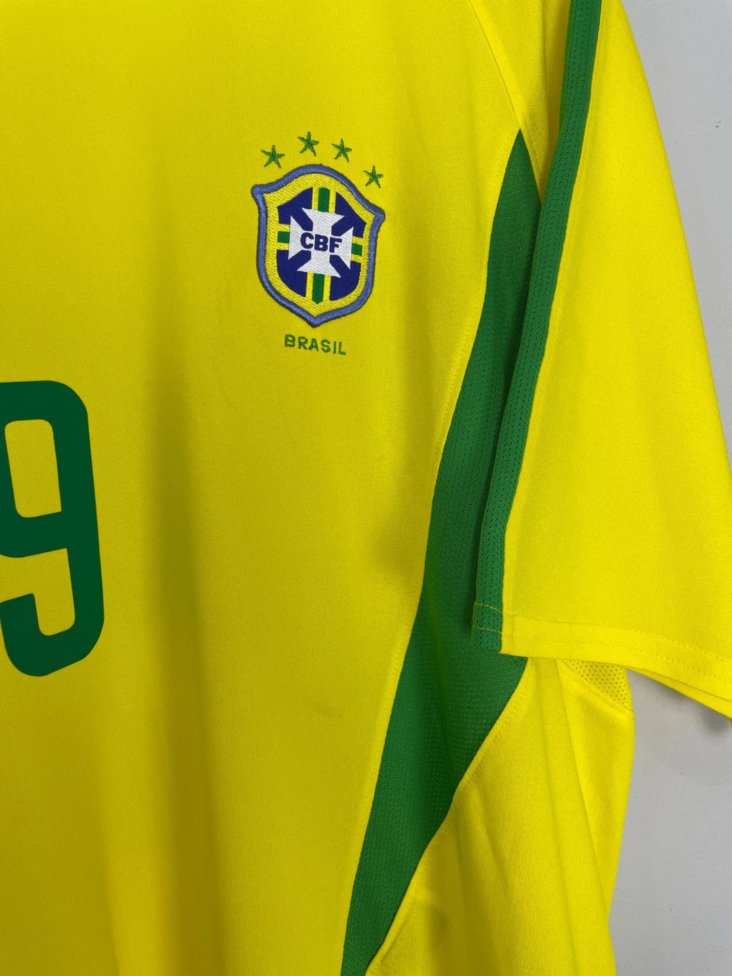 2002/04 BRAZIL RONALDO #9 HOME SHIRT (XL) NIKE(2002 04 Brazil Ronaldo 9 Home Shirt Xl Nike895) 7 2002/04 BRAZIL RONALDO #9 HOME SHIRT (XL) NIKE(2002 04 Brazil Ronaldo 9 Home Shirt Xl Nike895) - Image 5