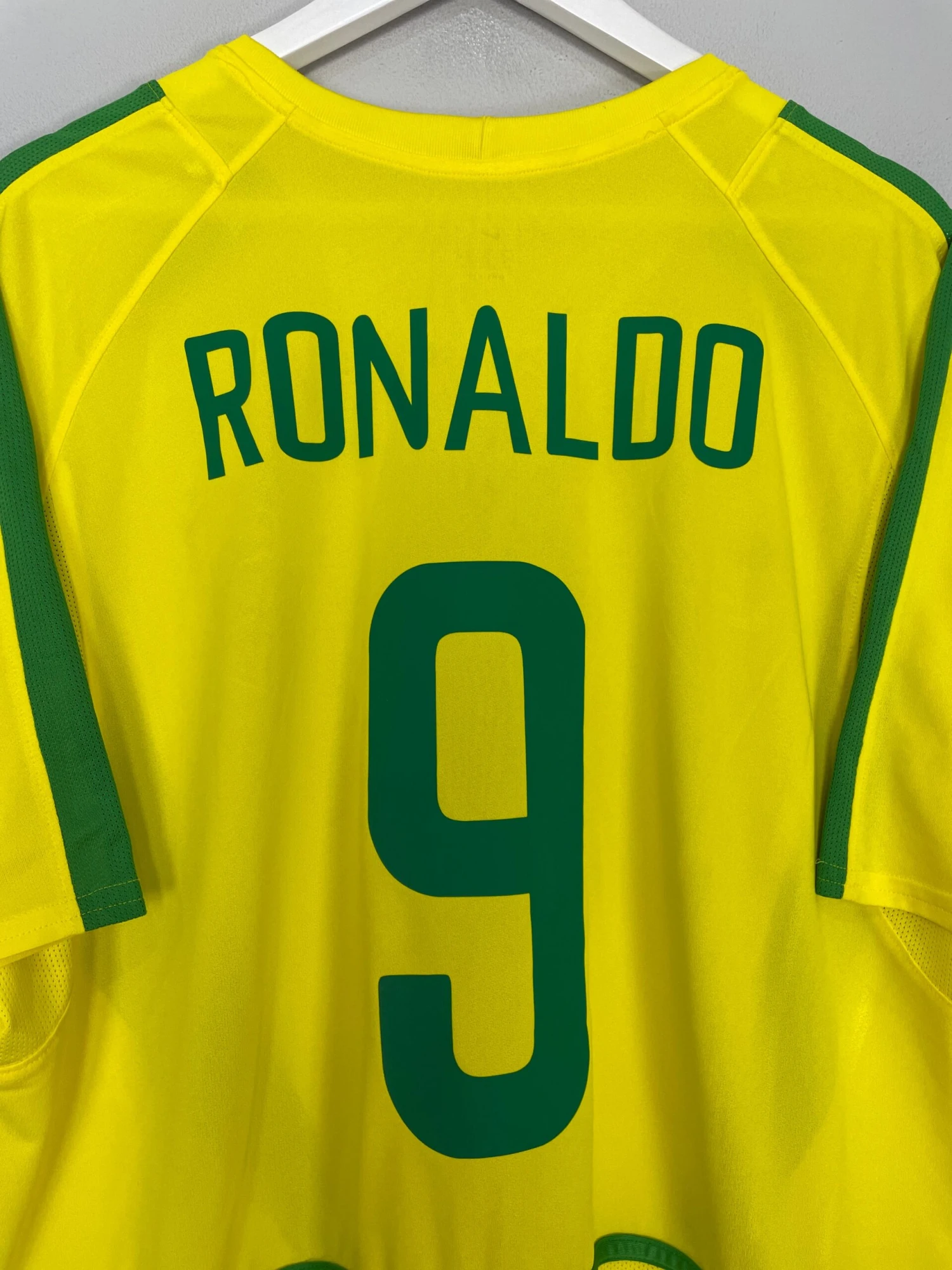 2002/04 BRAZIL RONALDO #9 HOME SHIRT (XL) NIKE(2002 04 Brazil Ronaldo 9 Home Shirt Xl Nike895) 4 2002/04 BRAZIL RONALDO #9 HOME SHIRT (XL) NIKE(2002 04 Brazil Ronaldo 9 Home Shirt Xl Nike895) - Image 2
