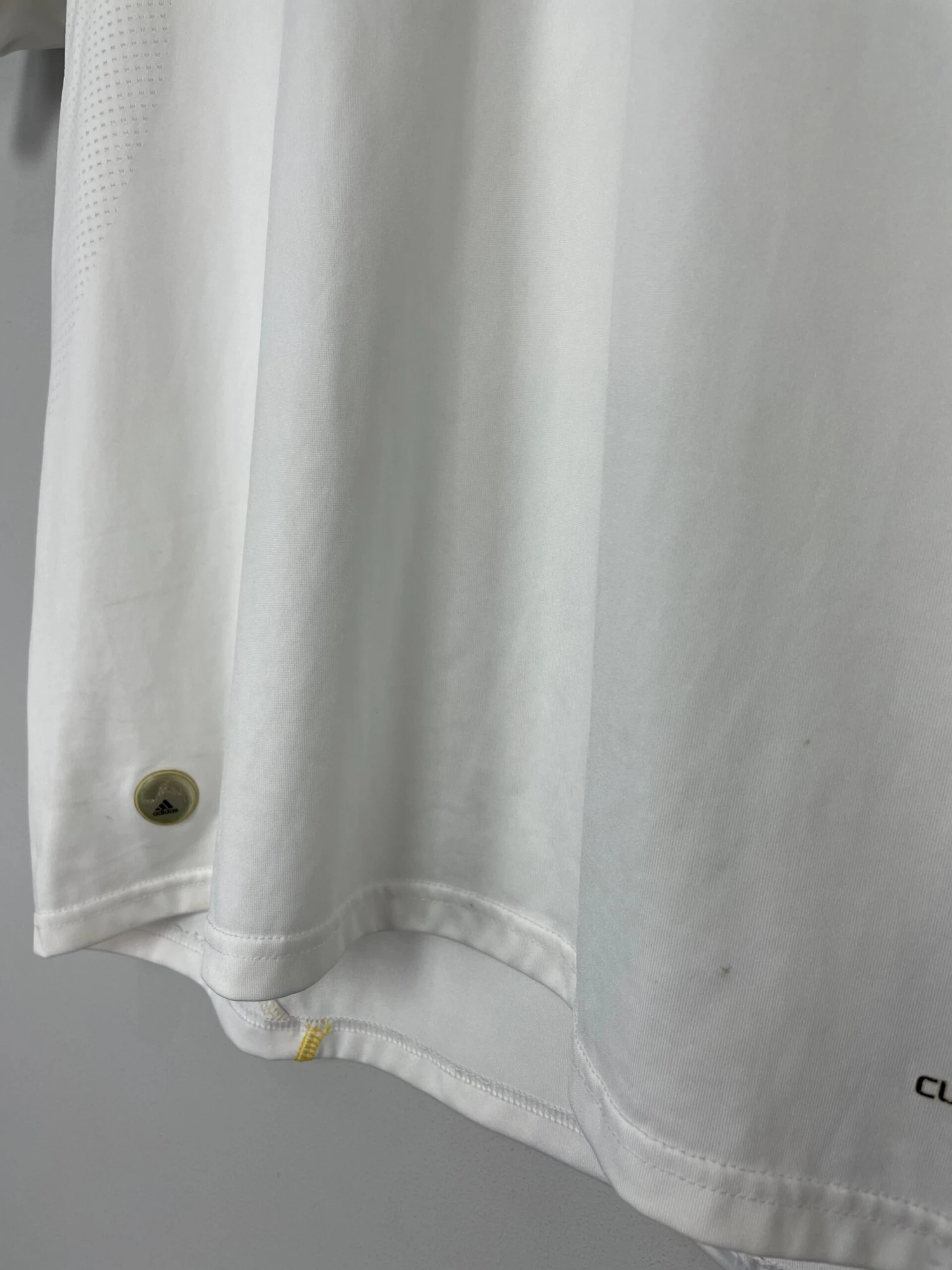 2009/10 REAL MADRID RONALDO #9 HOME SHIRT (L) ADIDAS(2009 10 Real Madrid Ronaldo 9 Home Shirt L Adidas 2) 7 2009/10 REAL MADRID RONALDO #9 HOME SHIRT (L) ADIDAS(2009 10 Real Madrid Ronaldo 9 Home Shirt L Adidas 2) - Image 5