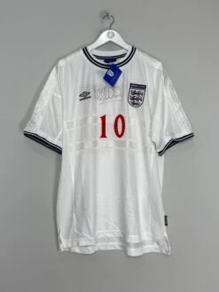 1999/01 ENGLAND OWEN #10 *BNWT* SIGNED HOME SHIRT (XXL) UMBRO(1999 01 England Owen 10 Bnwt Signed Home Shirt Xxl Umbro3454)
