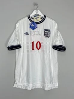1999/01 ENGLAND OWEN #10 *BNWT* SIGNED HOME SHIRT (XL) UMBRO(1999 01 England Owen 10 Bnwt Signed Home Shirt Xl Umbro) 9 1999/01 ENGLAND OWEN #10 *BNWT* SIGNED HOME SHIRT (XL) UMBRO(1999 01 England Owen 10 Bnwt Signed Home Shirt Xl Umbro) -Cultkits Shop IMG 2210 704f9c1f acf8 45c7 b48e 2f1391d0ff3d