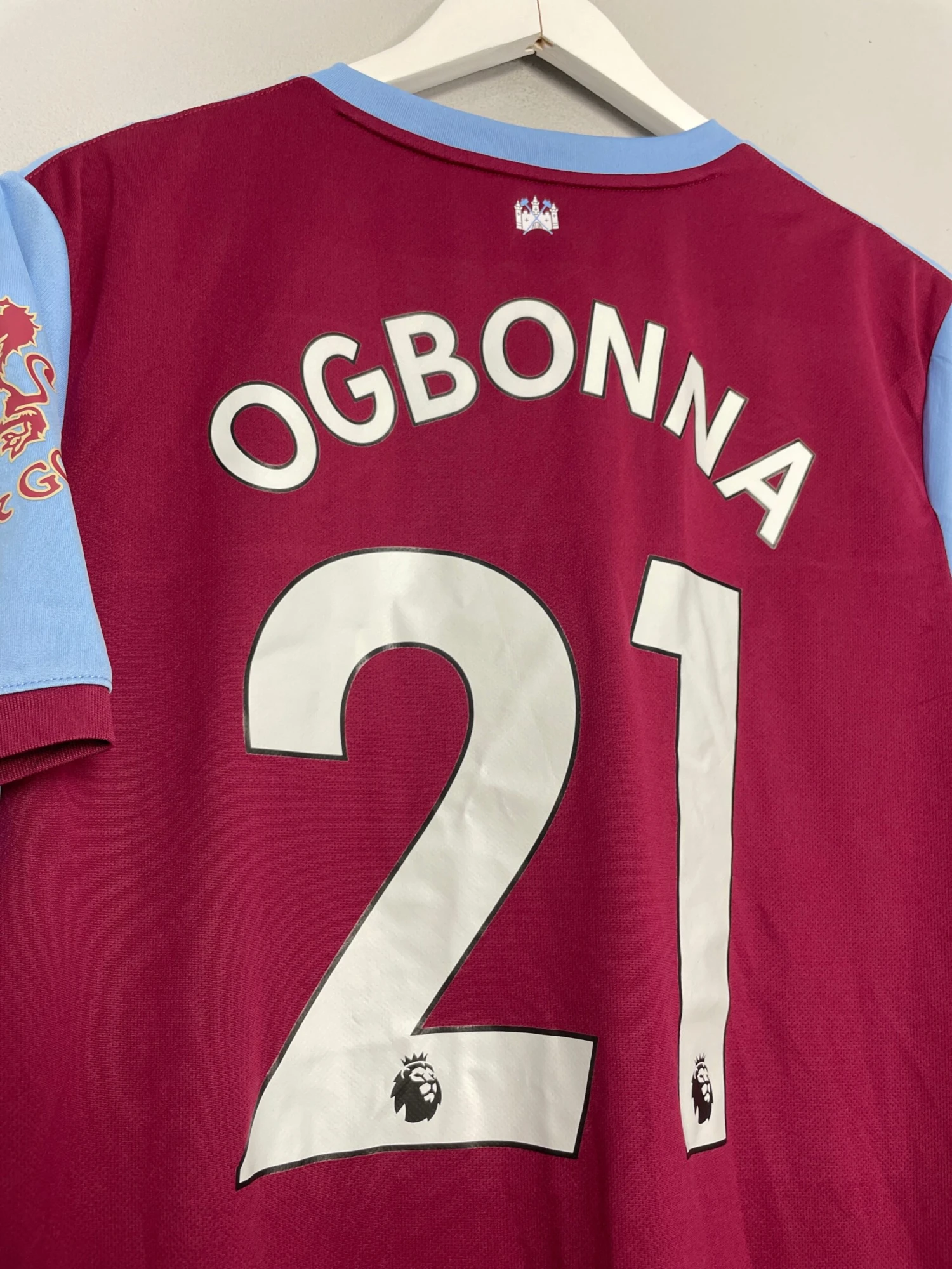 2019/20 WEST HAM OGBONNA #21 *MATCH ISSUE* HOME SHIRT (L) UMBRO(2019 2020 West Ham Ogbonna 21 Player Issue Home Shirt L Umbro) 4 2019/20 WEST HAM OGBONNA #21 *MATCH ISSUE* HOME SHIRT (L) UMBRO(2019 2020 West Ham Ogbonna 21 Player Issue Home Shirt L Umbro) - Image 2