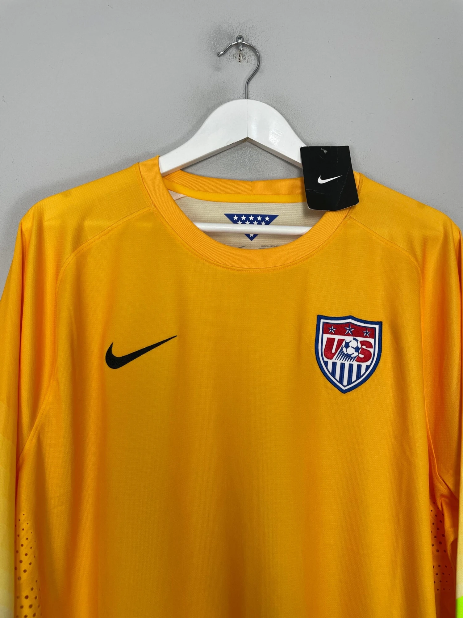 2014/15 USA *BNWT* PLAYER ISSUE GK SHIRT (XXL) NIKE(2014 15 Usa Bnwt Player Issue Gk Shirt Xxl Nike2) 4 2014/15 USA *BNWT* PLAYER ISSUE GK SHIRT (XXL) NIKE(2014 15 Usa Bnwt Player Issue Gk Shirt Xxl Nike2) - Image 2