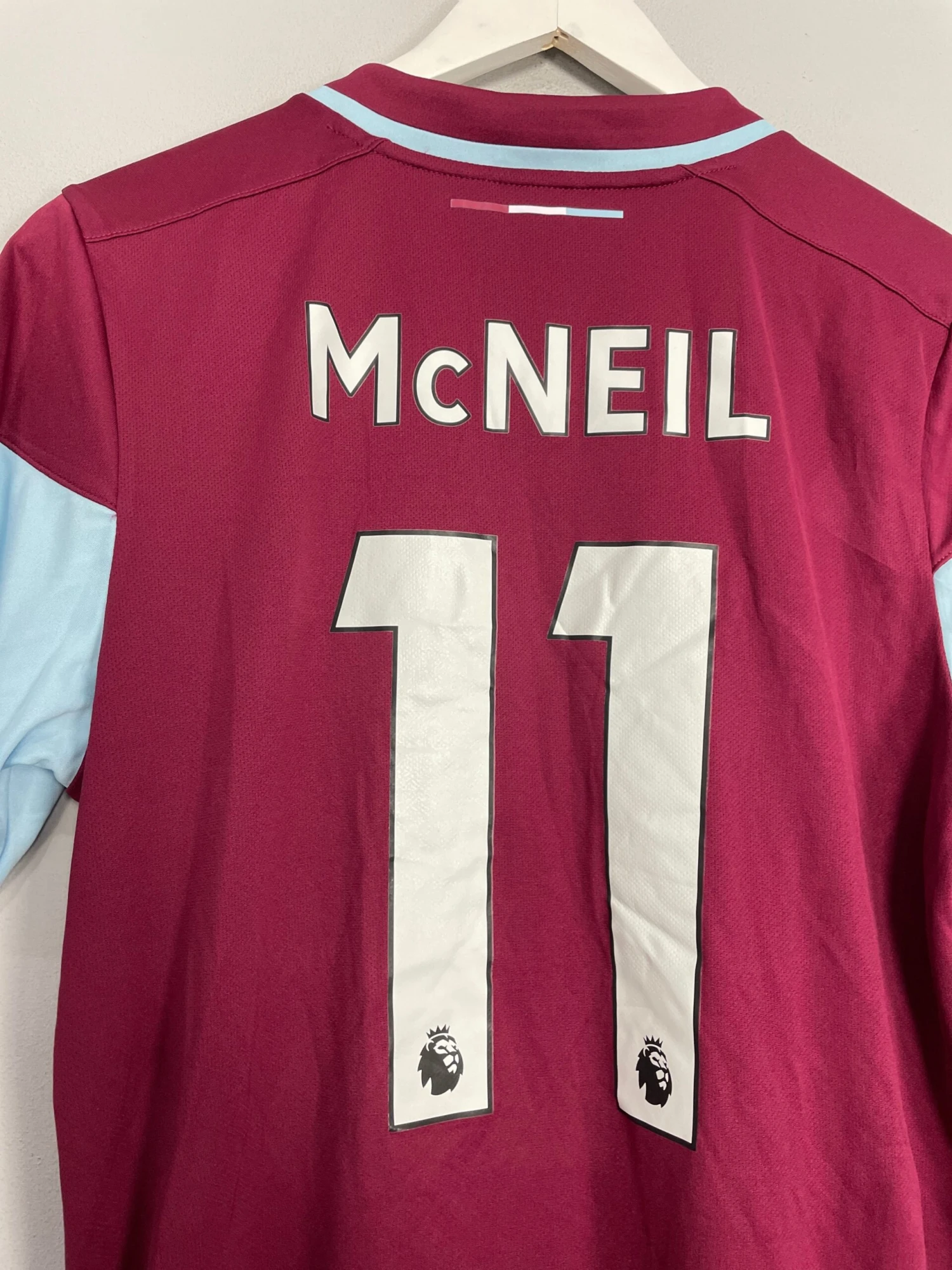 2020/21 BURNLEY MCNEIL #11 *MATCH ISSUE* FA CUP HOME SHIRT (M) UMBRO(2020 2021 Burnley Mcneil 11 Match Issue Cup Home Shirt M Umbro) 4 2020/21 BURNLEY MCNEIL #11 *MATCH ISSUE* FA CUP HOME SHIRT (M) UMBRO(2020 2021 Burnley Mcneil 11 Match Issue Cup Home Shirt M Umbro) - Image 2