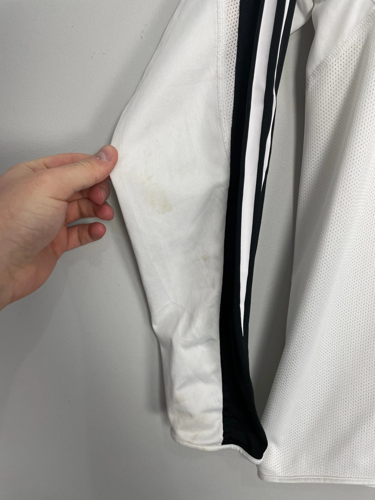 2004/05 GERMANY BALLACK #13 *PLAYER ISSUE* L/S HOME SHIRT (M) ADIDAS(2004 05 Germany Ballack 13 Player Issue L S Home Shirt M Adidas54) 7 2004/05 GERMANY BALLACK #13 *PLAYER ISSUE* L/S HOME SHIRT (M) ADIDAS(2004 05 Germany Ballack 13 Player Issue L S Home Shirt M Adidas54) - Image 5