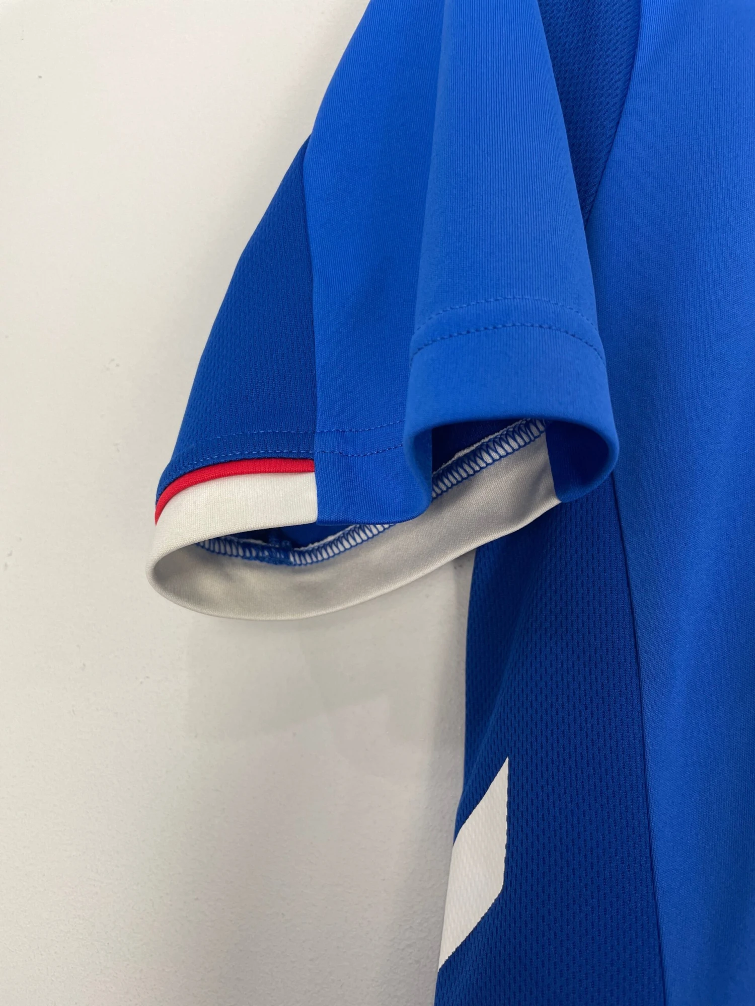 2018/19 RANGERS HOME SHIRT (M) HUMMEL(2018 2019 Rangers Home Shirt M Hummel) 6 2018/19 RANGERS HOME SHIRT (M) HUMMEL(2018 2019 Rangers Home Shirt M Hummel) - Image 4