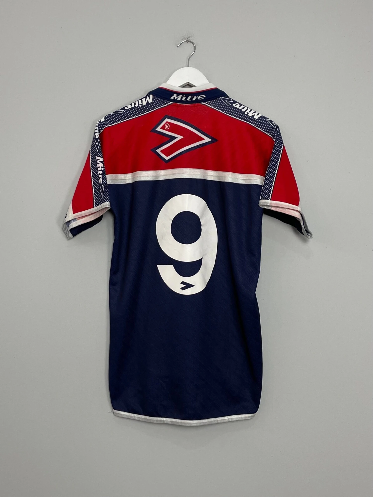 2000/01 UNION DE SANTA FE #9 HOME SHIRT (S) MITRE(2000 01 Union De Santa Fe 9 Home Shirt S Mitre) 5 2000/01 UNION DE SANTA FE #9 HOME SHIRT (S) MITRE(2000 01 Union De Santa Fe 9 Home Shirt S Mitre) - Image 3