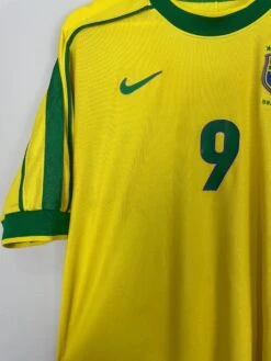1998/00 BRAZIL RONALDO #9 HOME SHIRT (M) NIKE(1998 00 Brazil Ronaldo 9 Home Shirt M Nike78) -Cultkits Shop IMG 4578 81f84505 4d67 49a5 9ede 5124d7c4dc15