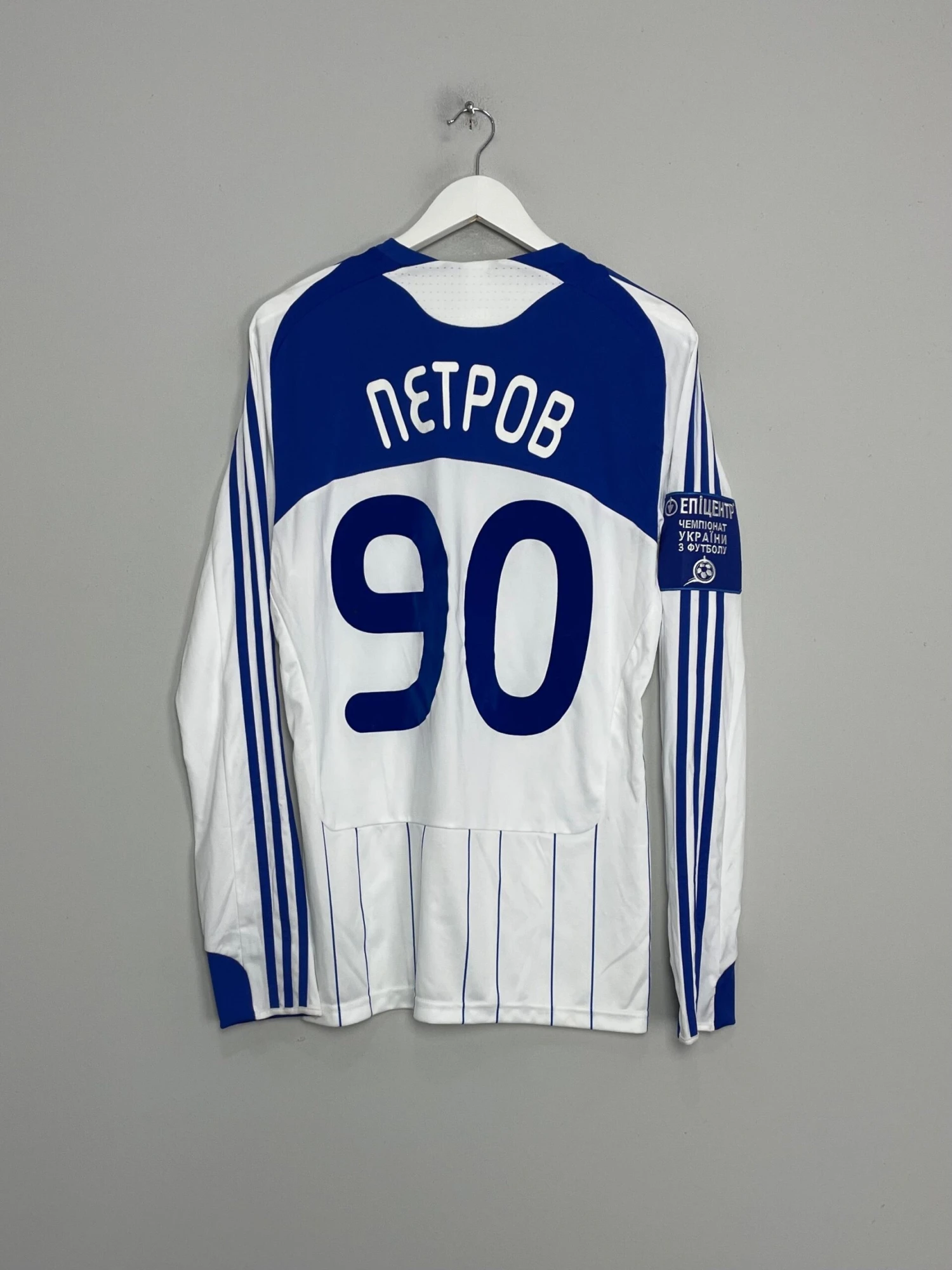 2008/10 DYNAMO KYIV #90 *SIGNED SHEVCHENKO* L/S HOME SHIRT (M) ADIDAS(2008 10 Dynamo Kyiv 90 Signed Shevchenko L S Home Shirt M Adidas) 6 2008/10 DYNAMO KYIV #90 *SIGNED SHEVCHENKO* L/S HOME SHIRT (M) ADIDAS(2008 10 Dynamo Kyiv 90 Signed Shevchenko L S Home Shirt M Adidas) - Image 4