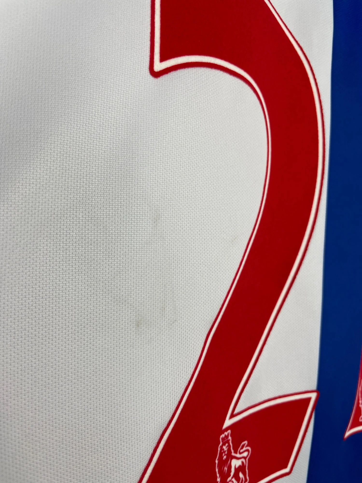 2010/11 BLACKBURN ROVERS BENJANI #21 *MATCH ISSUE* HOME SHIRT (XL) UMBRO(2010 11 Blackburn Rovers Benjani 21 Match Issue Home Shirt Xl Umbro2) 5 2010/11 BLACKBURN ROVERS BENJANI #21 *MATCH ISSUE* HOME SHIRT (XL) UMBRO(2010 11 Blackburn Rovers Benjani 21 Match Issue Home Shirt Xl Umbro2) - Image 3