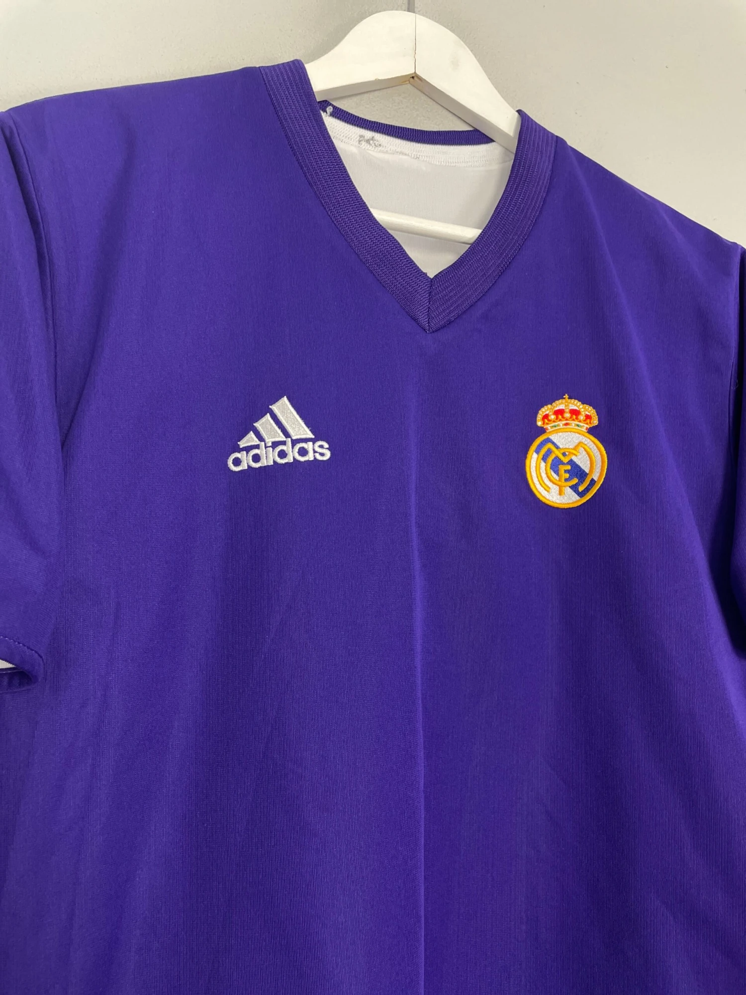 2002/03 REAL MADRID RONALDO #9 *CENTENARY* THIRD SHIRT (M) ADIDAS(2002 03 Real Madrid Ronaldo 9 Centenary Third Shirt M Adidas) 6 2002/03 REAL MADRID RONALDO #9 *CENTENARY* THIRD SHIRT (M) ADIDAS(2002 03 Real Madrid Ronaldo 9 Centenary Third Shirt M Adidas) - Image 4