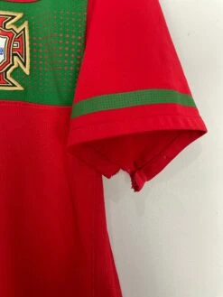 2010/12 PORTUGAL RONALDO #7 HOME SHIRT (M) NIKE(2010 12 Portugal Ronaldo 7 Home Shirt M Nike86) -Cultkits Shop IMG 5825