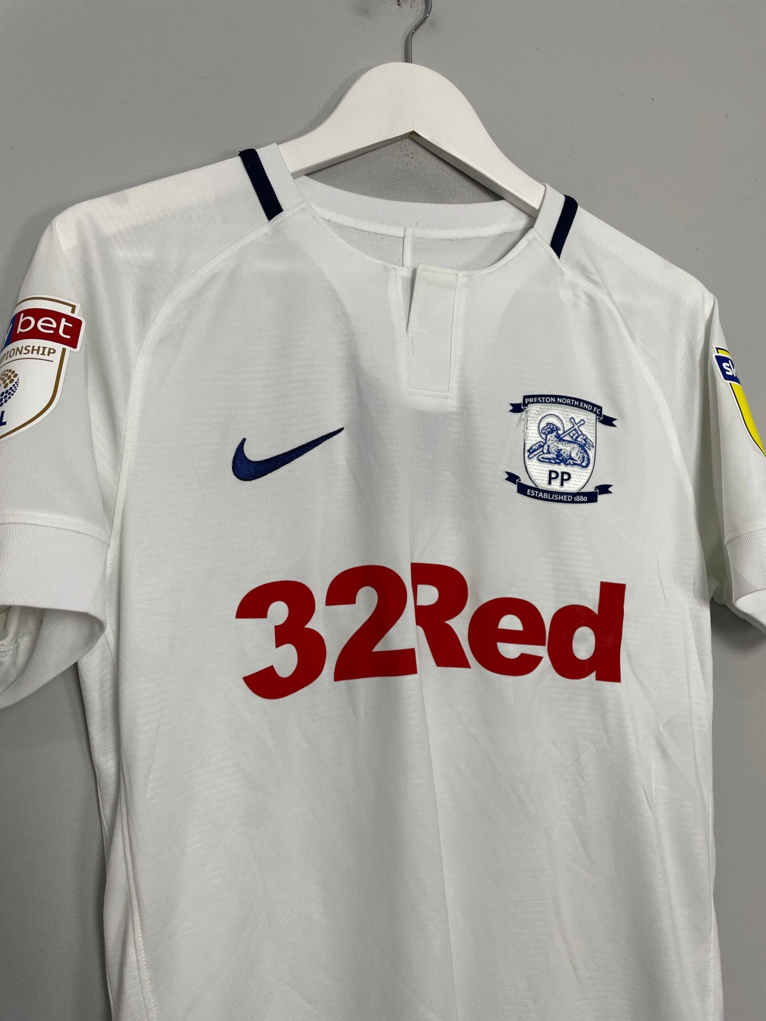 2018/19 PRESTON NORTH END DAVIES #6 *MATCH ISSUE* HOME SHIRT (M) NIKE(2018 19 Preston North End Davies 6 Match Issue Home Shirt M Nike) 4 2018/19 PRESTON NORTH END DAVIES #6 *MATCH ISSUE* HOME SHIRT (M) NIKE(2018 19 Preston North End Davies 6 Match Issue Home Shirt M Nike) - Image 2