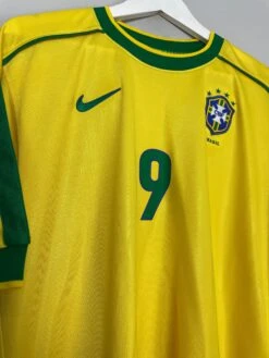 1998/00 BRAZIL RONALDO #9 HOME SHIRT (M) NIKE(1998 00 Brazil Ronaldo 9 Home Shirt M Nike76) -Cultkits Shop IMG 7288 81c1e482 2ac4 4ccd 82d2 896fd2dcaaa0