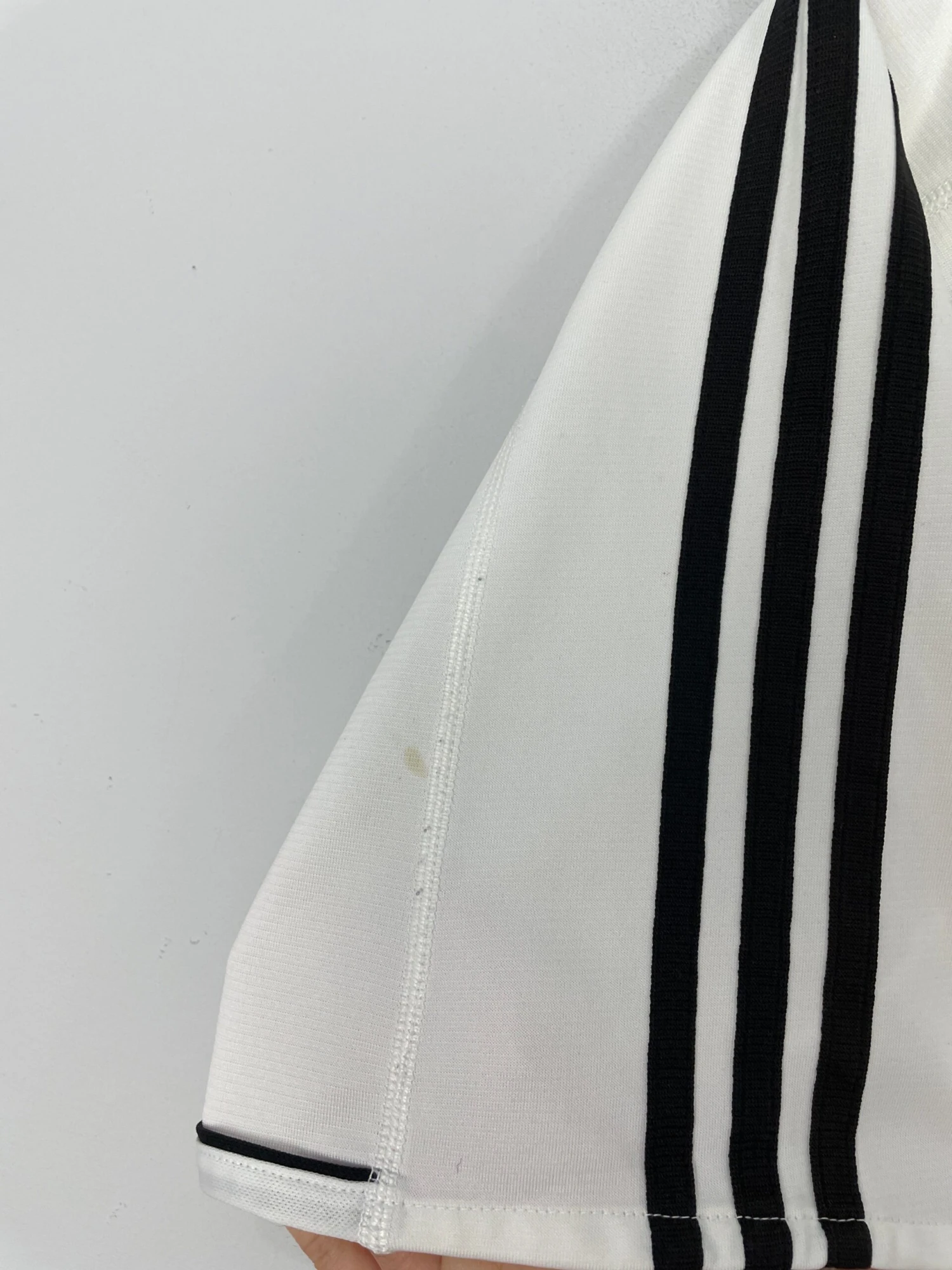 2003/04 REAL MADRID RONALDO #9 HOME SHIRT (L) ADIDAS(2003 04 Real Madrid Ronaldo 9 Home Shirt L Adidas66) 8 2003/04 REAL MADRID RONALDO #9 HOME SHIRT (L) ADIDAS(2003 04 Real Madrid Ronaldo 9 Home Shirt L Adidas66) - Image 6