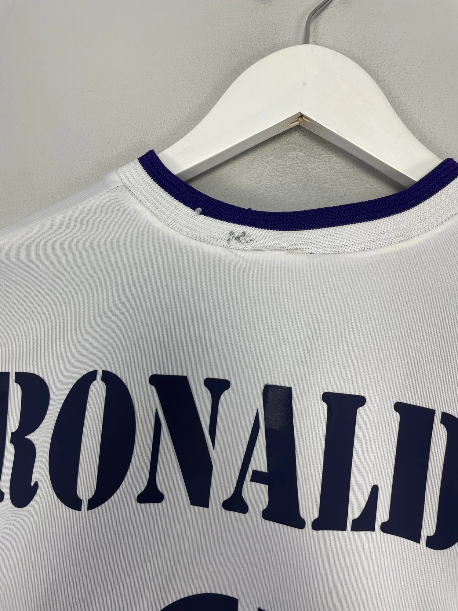 2002/03 REAL MADRID RONALDO #9 *CENTENARY* THIRD SHIRT (M) ADIDAS(2002 03 Real Madrid Ronaldo 9 Centenary Third Shirt M Adidas) 8 2002/03 REAL MADRID RONALDO #9 *CENTENARY* THIRD SHIRT (M) ADIDAS(2002 03 Real Madrid Ronaldo 9 Centenary Third Shirt M Adidas) - Image 6