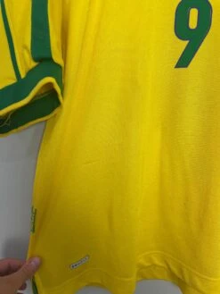 1998/00 BRAZIL RONALDO #9 HOME SHIRT (L) NIKE(1998 2000 Brazil Ronaldo 9 Home Shirt L Nike) -Cultkits Shop IMG 8765 204e6b7f cb4d 407f a5a3 12cd8641c914