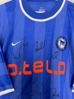 2000/01 HERTHA BERLIN *SQUAD SIGNED* BNWT HOME SHIRT (XXL) NIKE(2000 01 Hertha Berlin Squad Signed Bnwt Home Shirt Xxl Nike54) 9 2000/01 HERTHA BERLIN *SQUAD SIGNED* BNWT HOME SHIRT (XXL) NIKE(2000 01 Hertha Berlin Squad Signed Bnwt Home Shirt Xxl Nike54) -Cultkits Shop IMG 8866 f46fbc62 c63f 4d4a ab25 35d464b73482