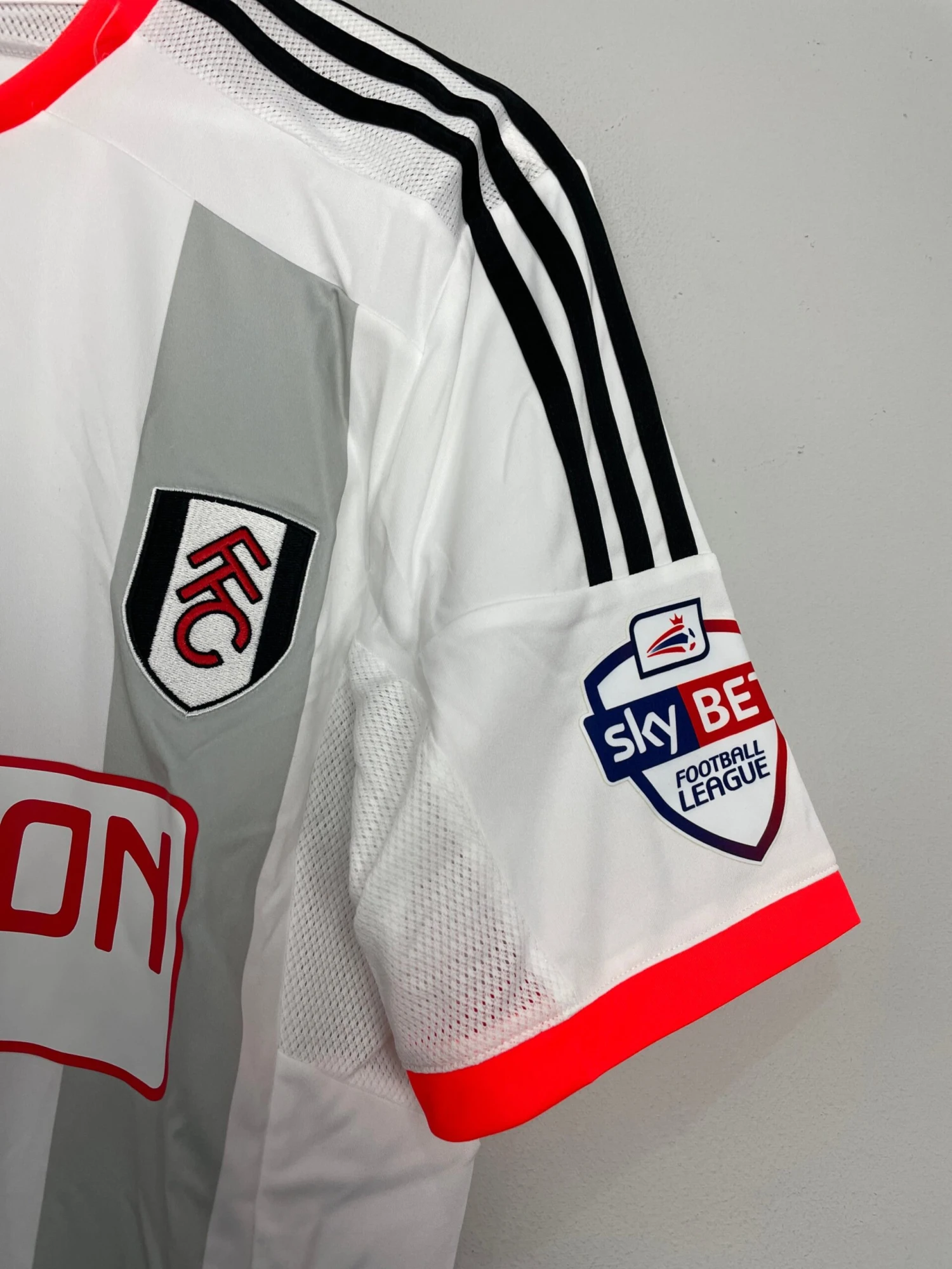 2014/15 FULHAM MCCORMACK #44 *MATCH ISSUE + SIGNED* HOME SHIRT (M) ADIDAS(2014 15 Fulham Mccormack 44 Match Issue Signed Home Shirt M Adidas2014 15 Fulham Mccormack 44 Match Issue Signed Home Shirt M Adidas) 7 2014/15 FULHAM MCCORMACK #44 *MATCH ISSUE + SIGNED* HOME SHIRT (M) ADIDAS(2014 15 Fulham Mccormack 44 Match Issue Signed Home Shirt M Adidas2014 15 Fulham Mccormack 44 Match Issue Signed Home Shirt M Adidas) - Image 5