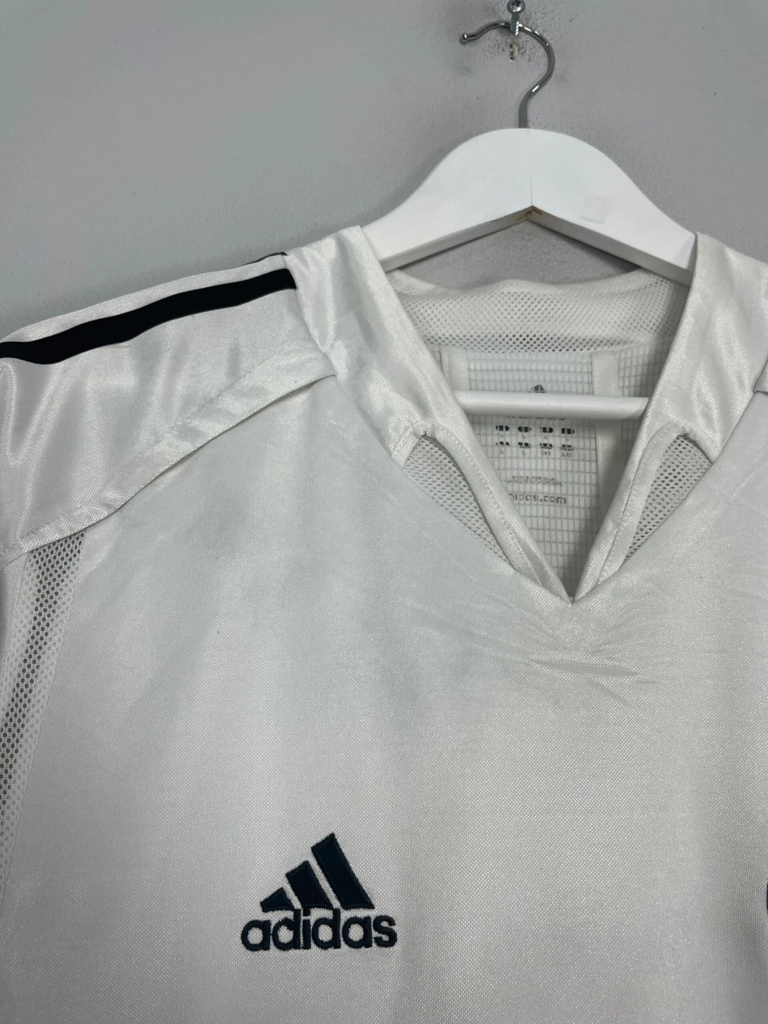 2004/05 REAL MADRID RONALDO #9 *PLAYER ISSUE* HOME SHIRT (L) ADIDAS(2004 05 Real Madrid Ronaldo 9 Home Shirt L Adidas66) 7 2004/05 REAL MADRID RONALDO #9 *PLAYER ISSUE* HOME SHIRT (L) ADIDAS(2004 05 Real Madrid Ronaldo 9 Home Shirt L Adidas66) - Image 5