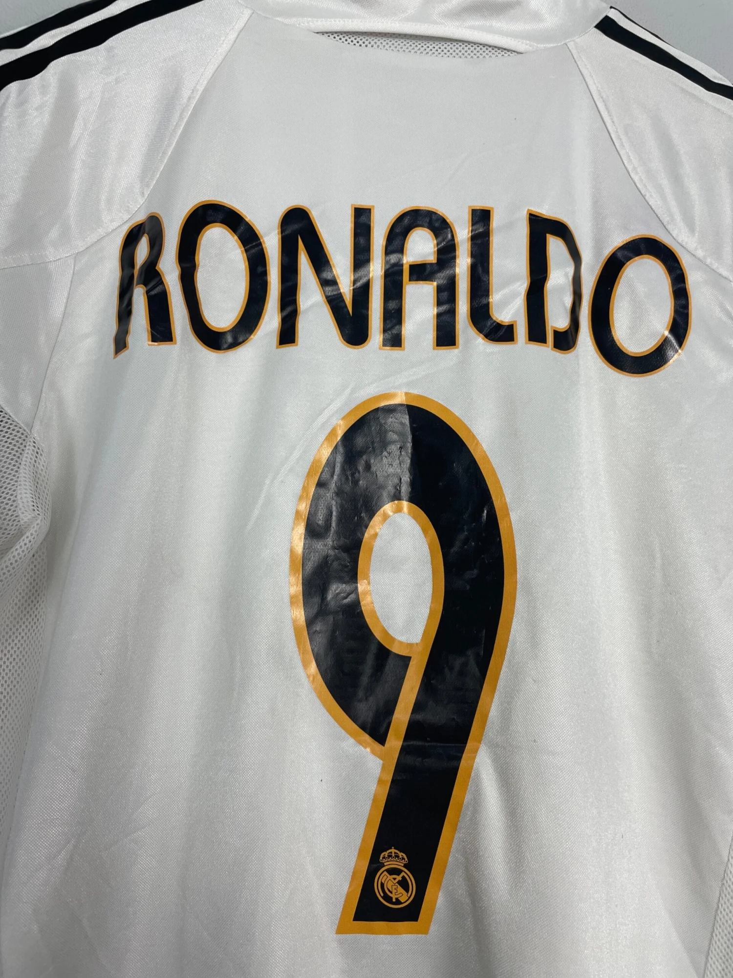 2004/05 REAL MADRID RONALDO #9 *PLAYER ISSUE* HOME SHIRT (L) ADIDAS(2004 05 Real Madrid Ronaldo 9 Home Shirt L Adidas66) 4 2004/05 REAL MADRID RONALDO #9 *PLAYER ISSUE* HOME SHIRT (L) ADIDAS(2004 05 Real Madrid Ronaldo 9 Home Shirt L Adidas66) - Image 2