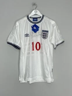 1999/00 ENGLAND OWEN #10 *SIGNED* BNWT HOME SHIRT (M) UMBRO(1999 00 England Owen 10 Signed Bnwt Home Shirt M Umbro56436)