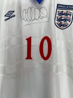 1999/01 ENGLAND OWEN #10 *BNWT* SIGNED HOME SHIRT (XXL) UMBRO(1999 01 England Owen 10 Bnwt Signed Home Shirt Xxl Umbro3454) -Cultkits Shop IMG 9881 503ece38 e5bf 44d8 a998 a89db909edee