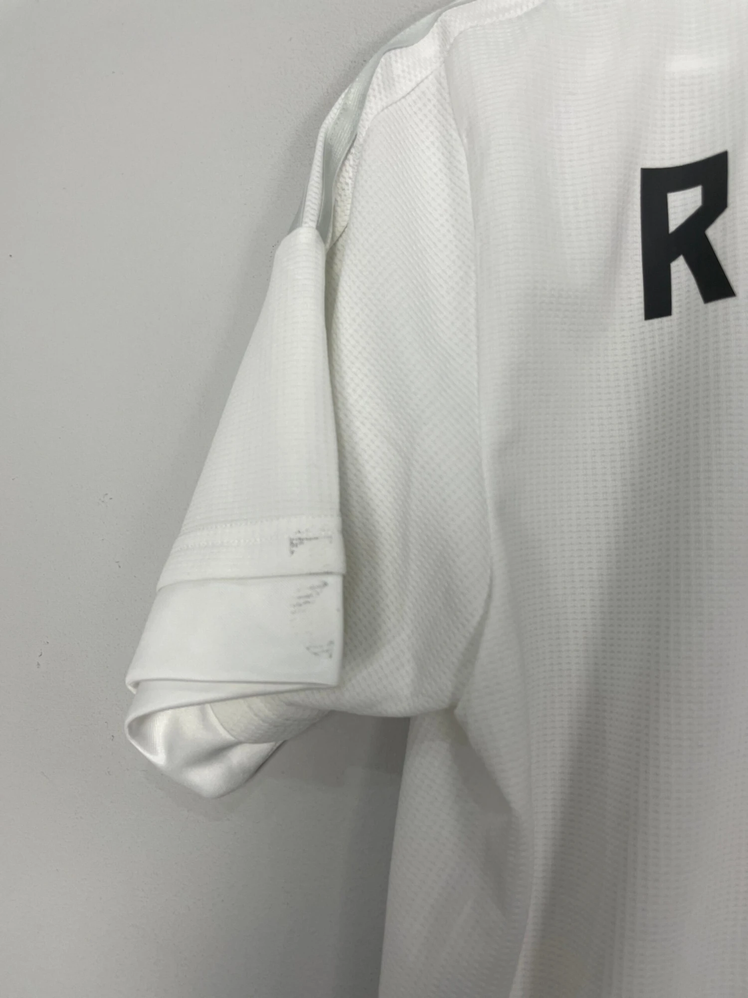 2015/16 REAL MADRID RONALDO #7 HOME SHIRT (S) ADIDAS(2015 16 Real Madrid Ronaldo 7 Home Shirt S Adidas424) 8 2015/16 REAL MADRID RONALDO #7 HOME SHIRT (S) ADIDAS(2015 16 Real Madrid Ronaldo 7 Home Shirt S Adidas424) - Image 6