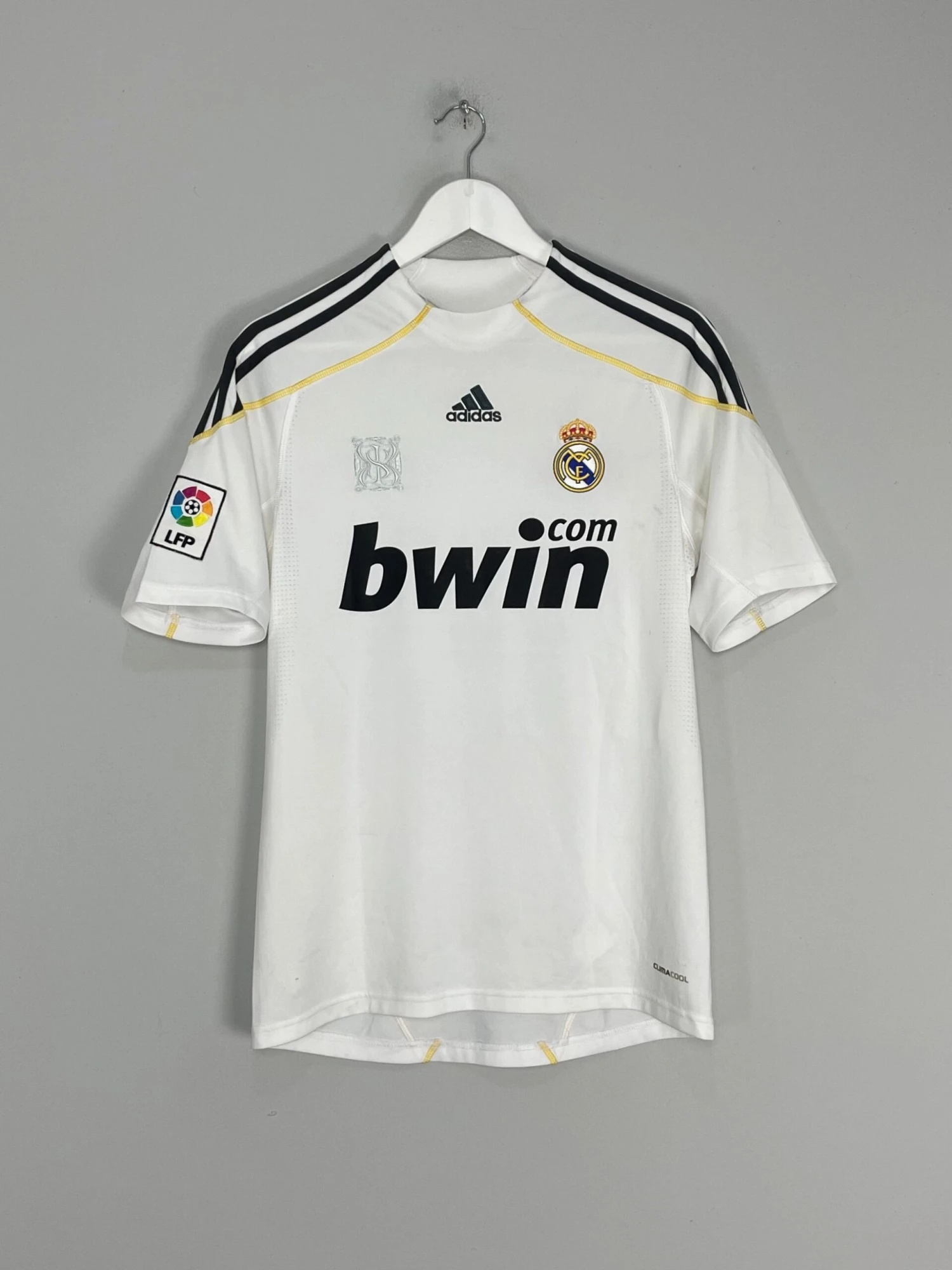 2009/10 REAL MADRID RONALDO #9 HOME SHIRT (S) ADIDAS(2009 10 Real Madrid Ronaldo 9 Home Shirt S Adidas987) 6 2009/10 REAL MADRID RONALDO #9 HOME SHIRT (S) ADIDAS(2009 10 Real Madrid Ronaldo 9 Home Shirt S Adidas987) - Image 4