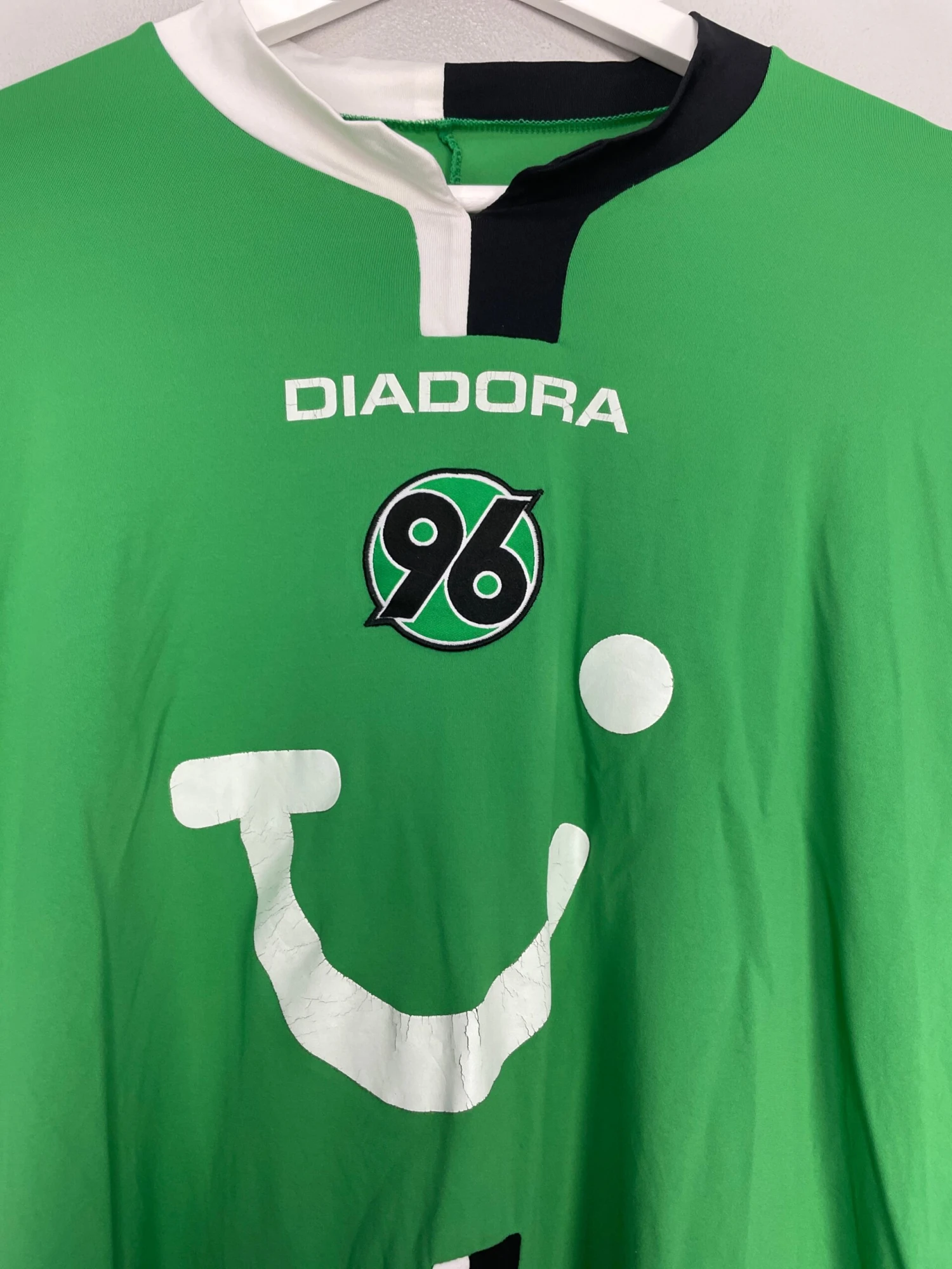 2005/06 HANNOVER 96 TROEST #4 L/S *MATCH ISSUED* HOME SHIRT (XXL) DIADORA(2005 06 Hannover 96 Troest 4 L S Match Issued Home Shirt Xxl Diadora) 7 2005/06 HANNOVER 96 TROEST #4 L/S *MATCH ISSUED* HOME SHIRT (XXL) DIADORA(2005 06 Hannover 96 Troest 4 L S Match Issued Home Shirt Xxl Diadora) - Image 5