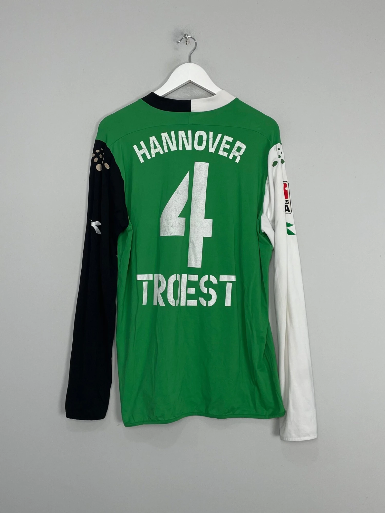 2005/06 HANNOVER 96 TROEST #4 L/S *MATCH ISSUED* HOME SHIRT (XXL) DIADORA(2005 06 Hannover 96 Troest 4 L S Match Issued Home Shirt Xxl Diadora) 3 2005/06 HANNOVER 96 TROEST #4 L/S *MATCH ISSUED* HOME SHIRT (XXL) DIADORA(2005 06 Hannover 96 Troest 4 L S Match Issued Home Shirt Xxl Diadora)