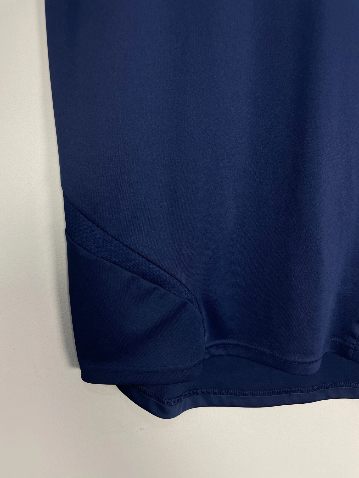 2007/08 RED BULL SALZBURG AWAY SHIRT (S) ADIDAS(2005 07 Red Bull Salzburg Training Shirt S Adidas) 5 2007/08 RED BULL SALZBURG AWAY SHIRT (S) ADIDAS(2005 07 Red Bull Salzburg Training Shirt S Adidas) - Image 3