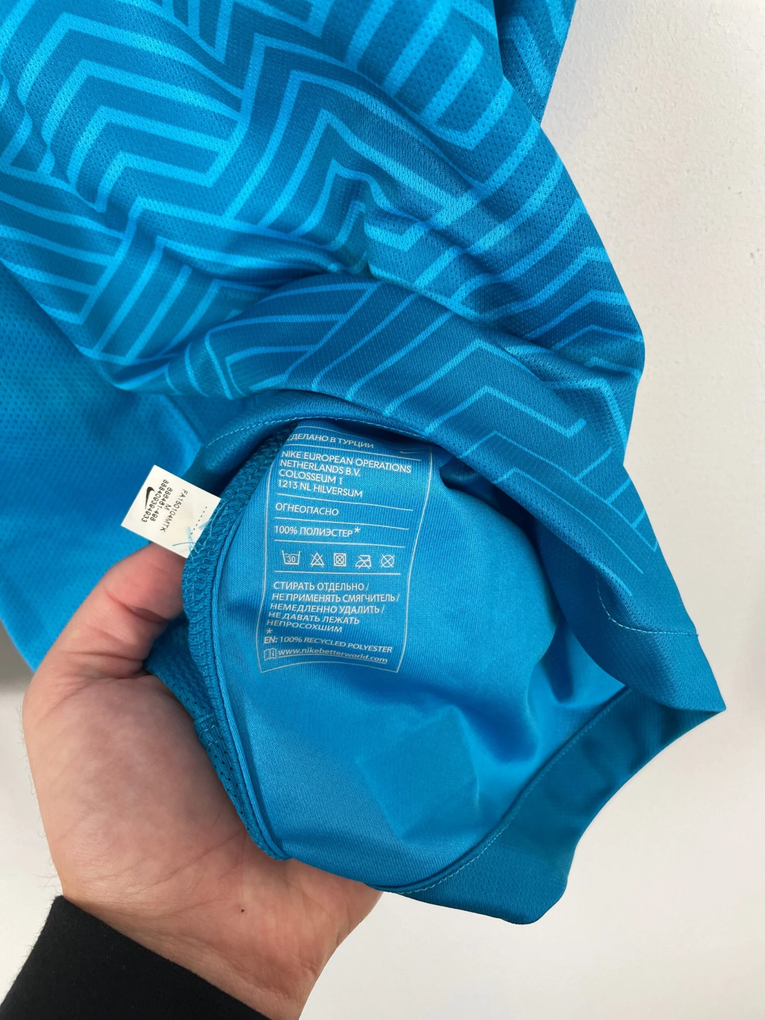 2015/16 ZENIT ST PETERSBURG *PLAYER ISSUE* L/S HOME SHIRT (M) NIKE(2015 16 Zenit St Petersburg Player Issue L S Home Shirt M Nike4634) 5 2015/16 ZENIT ST PETERSBURG *PLAYER ISSUE* L/S HOME SHIRT (M) NIKE(2015 16 Zenit St Petersburg Player Issue L S Home Shirt M Nike4634) - Image 3