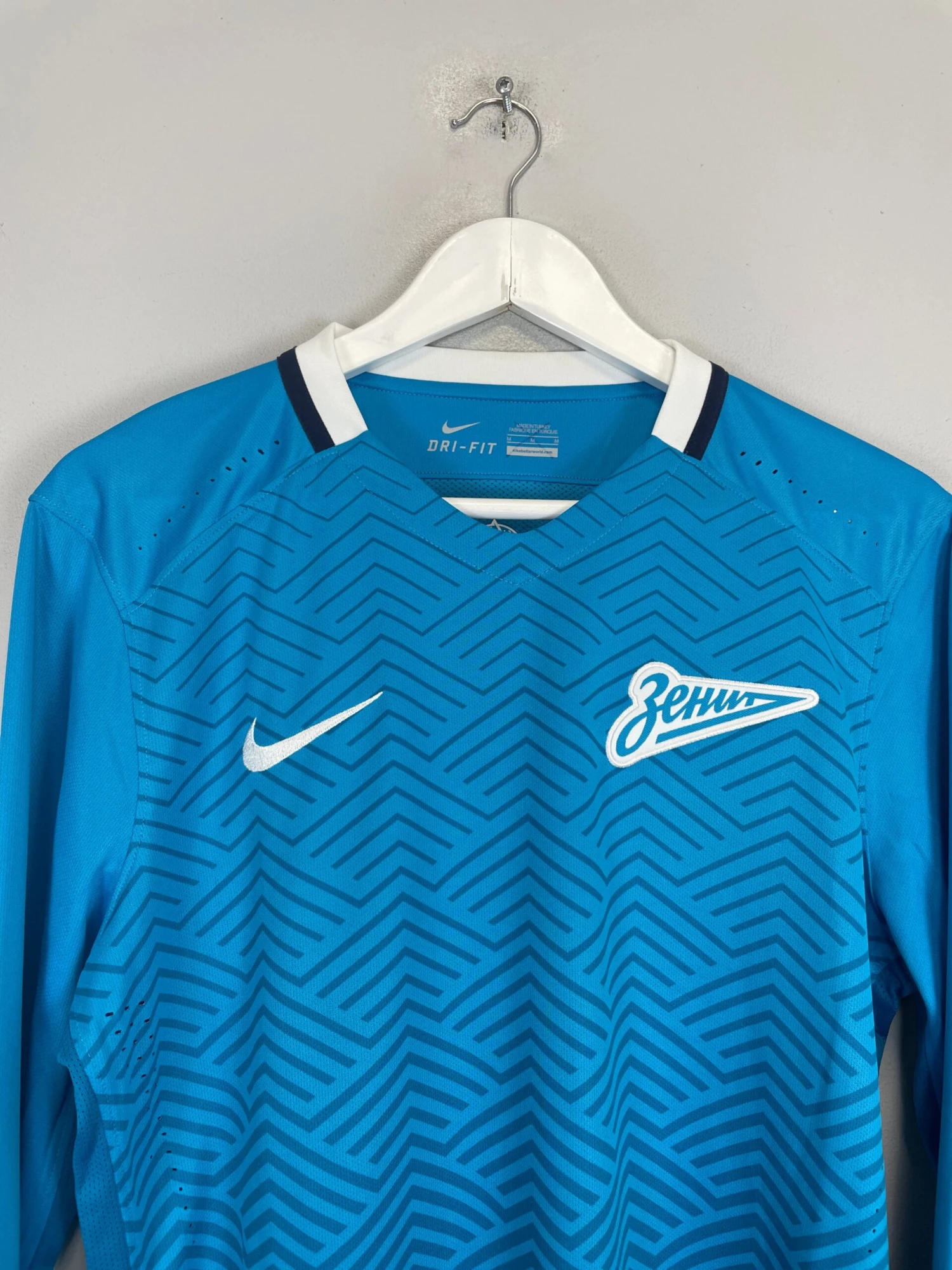 2015/16 ZENIT ST PETERSBURG *PLAYER ISSUE* L/S HOME SHIRT (M) NIKE(2015 16 Zenit St Petersburg Player Issue L S Home Shirt M Nike4634) 4 2015/16 ZENIT ST PETERSBURG *PLAYER ISSUE* L/S HOME SHIRT (M) NIKE(2015 16 Zenit St Petersburg Player Issue L S Home Shirt M Nike4634) - Image 2