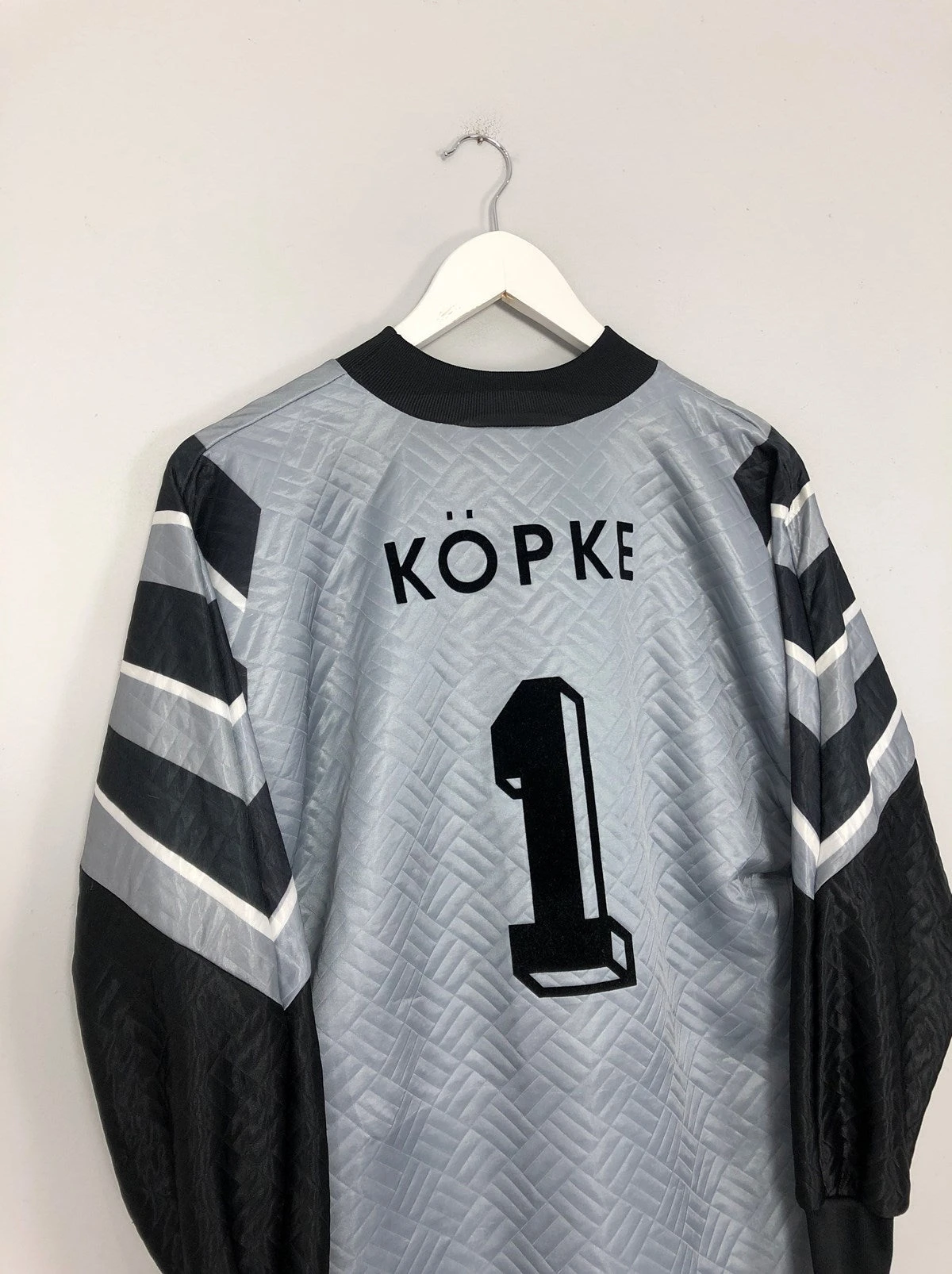 1996/98 ADIDAS (GERMANY) KOPKE #1 TEMPLATE GK SHIRT (S)(Adidas Germany Kopke 1 1996 98 Template Gk Shirt S) 4 1996/98 ADIDAS (GERMANY) KOPKE #1 TEMPLATE GK SHIRT (S)(Adidas Germany Kopke 1 1996 98 Template Gk Shirt S) - Image 2