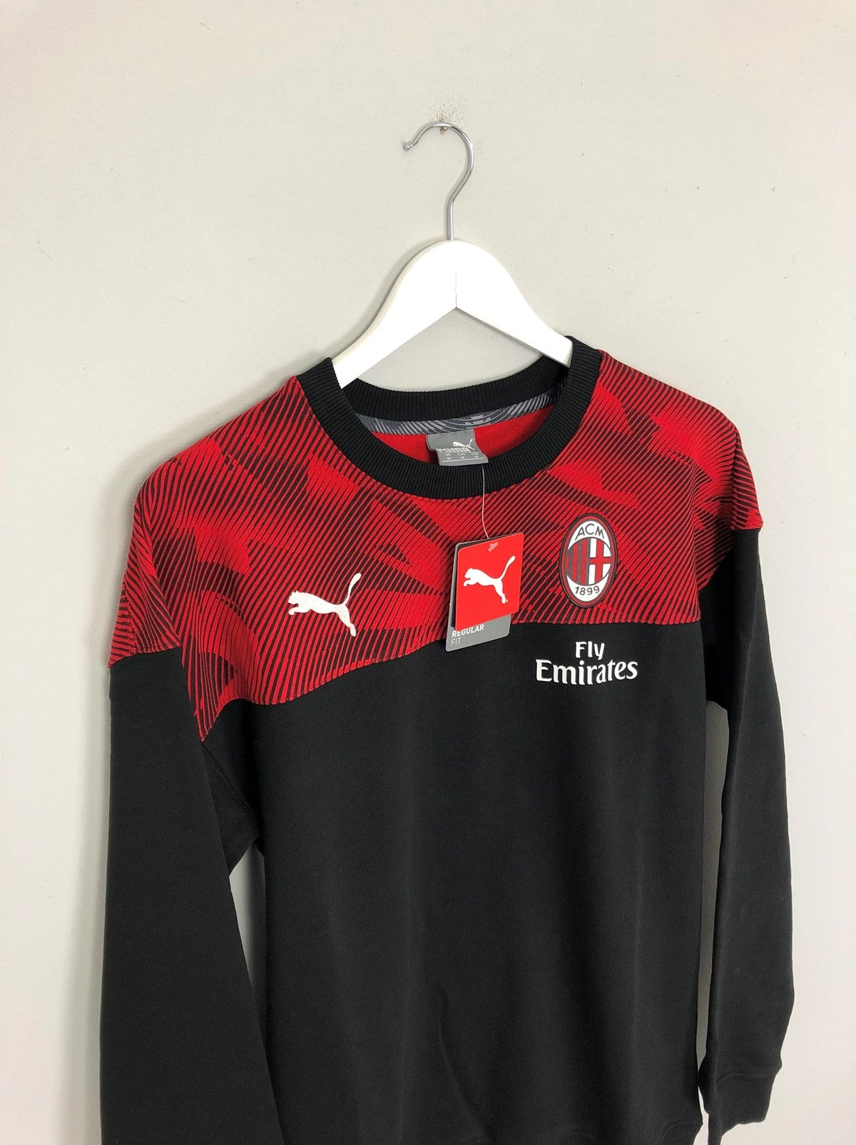 2019/20 AC Milan *BNWT* Casuals Crew Jumper Sweater (Multiple Sizes) Puma(Ac Milan 201920 Bnwt Casuals Crew Jumper Multiple Sizes Puma) 4 2019/20 AC Milan *BNWT* Casuals Crew Jumper Sweater (Multiple Sizes) Puma(Ac Milan 201920 Bnwt Casuals Crew Jumper Multiple Sizes Puma) - Image 2