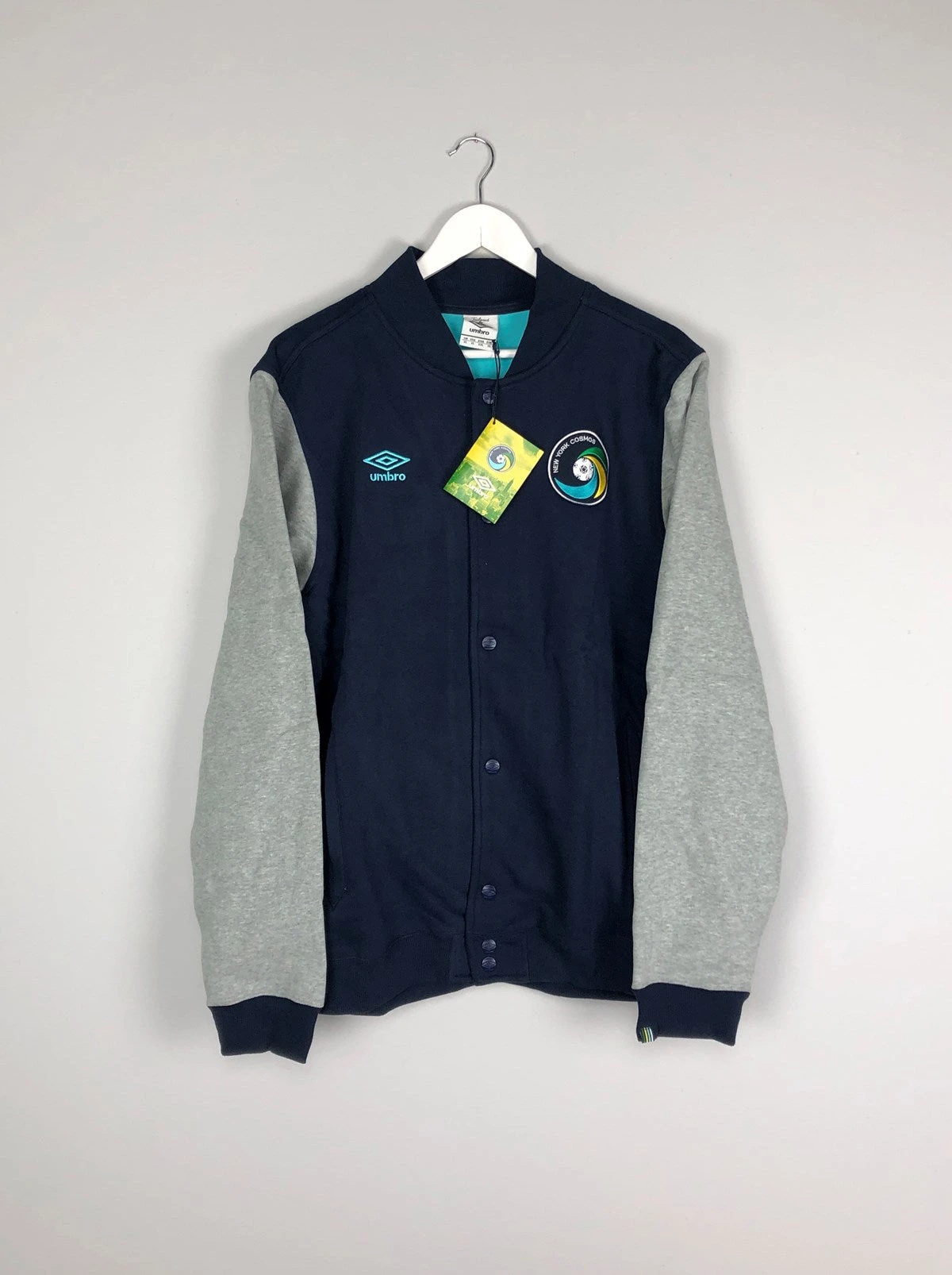 2011/12 New York Cosmos *BNWT* Fleece Baseball Jacket (Multiple Sizes) Umbro(New York Cosmos 201112 Bnwt Fleece Jacket Multiple Sizes Umbro) 3 2011/12 New York Cosmos *BNWT* Fleece Baseball Jacket (Multiple Sizes) Umbro(New York Cosmos 201112 Bnwt Fleece Jacket Multiple Sizes Umbro)