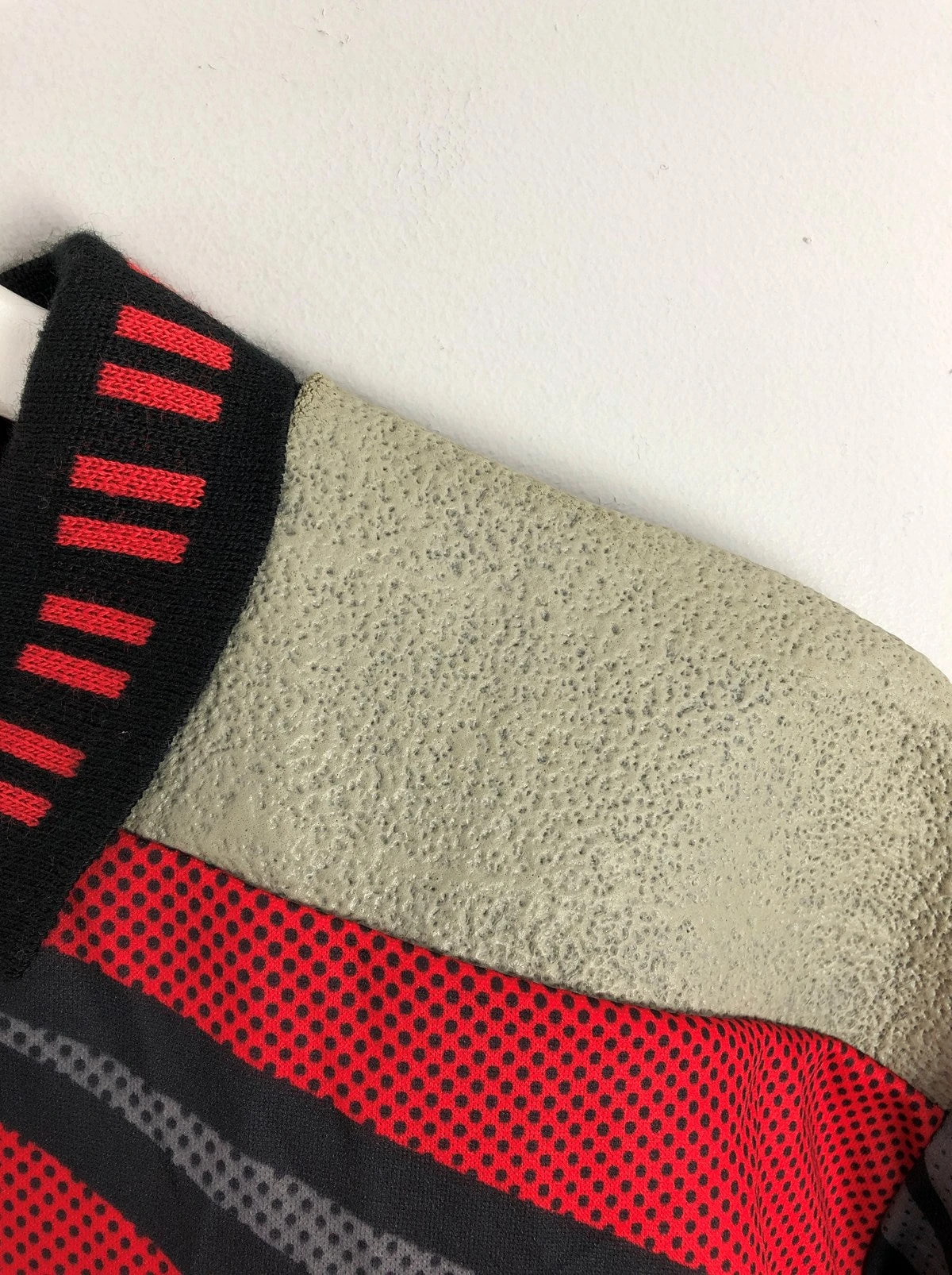 1992 UHLSPORT #1 *BNWT* GK TEMPLATE SHIRT (L)(Uhlsport 1 199092 Bnwt Gk Template Shirt Size L) 5 1992 UHLSPORT #1 *BNWT* GK TEMPLATE SHIRT (L)(Uhlsport 1 199092 Bnwt Gk Template Shirt Size L) - Image 3